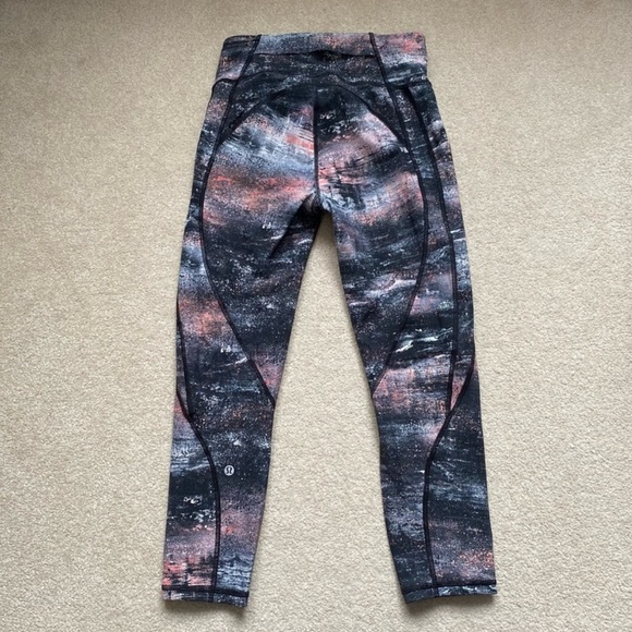 Lululemon Time To Sweat 23” Crop Leggings 2 Multicolor - Picture 3 of 12